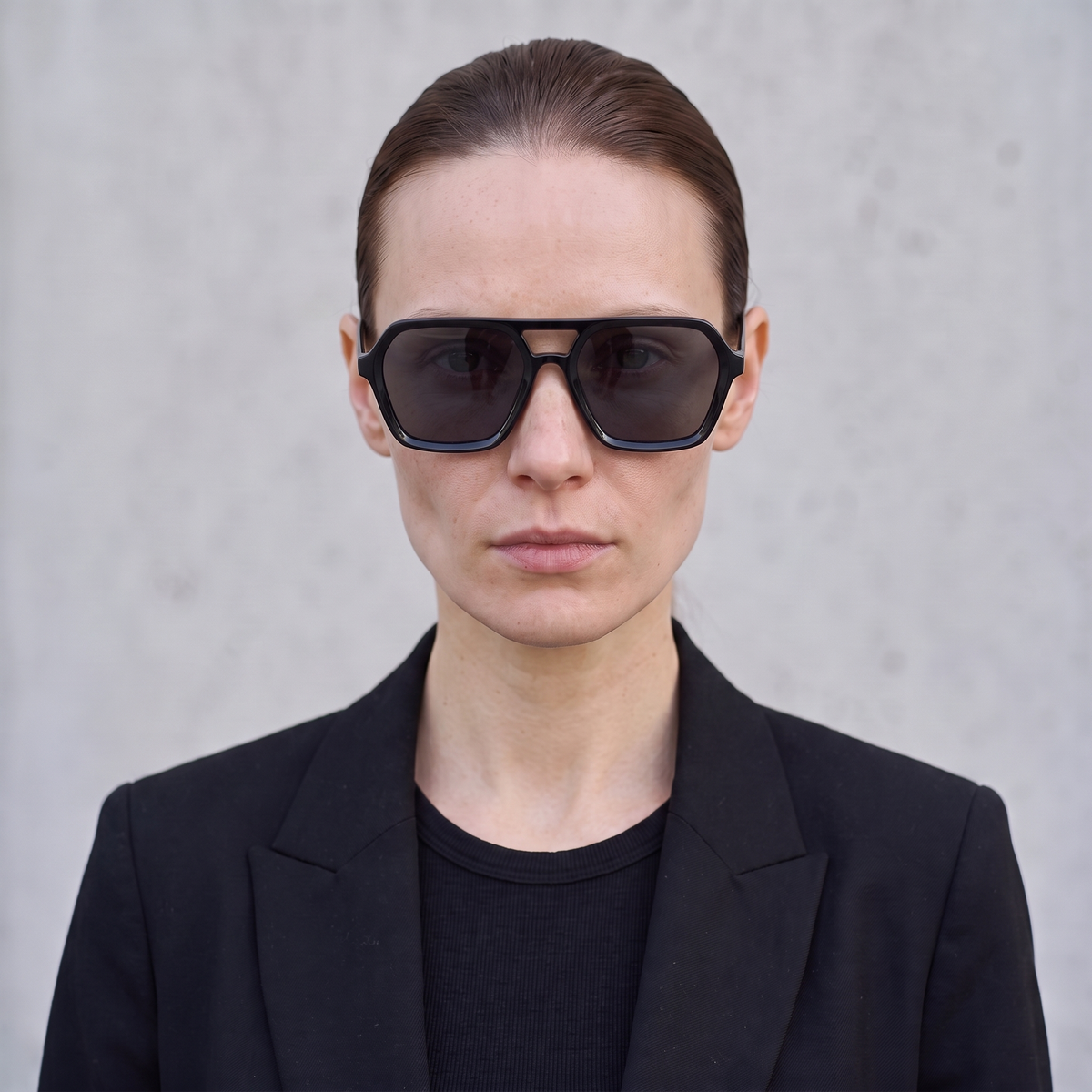 LE MANS Negro Brillo / Gris Claro — en cara mujer