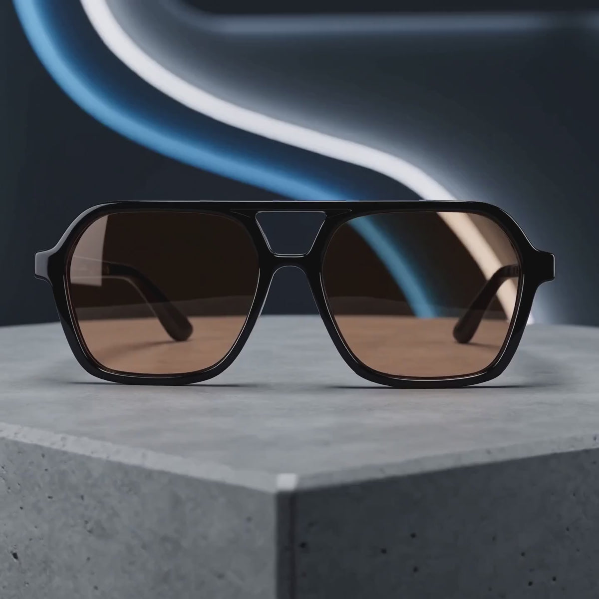 SILVERSTONE Negro Brillo / Naranja — video de producto